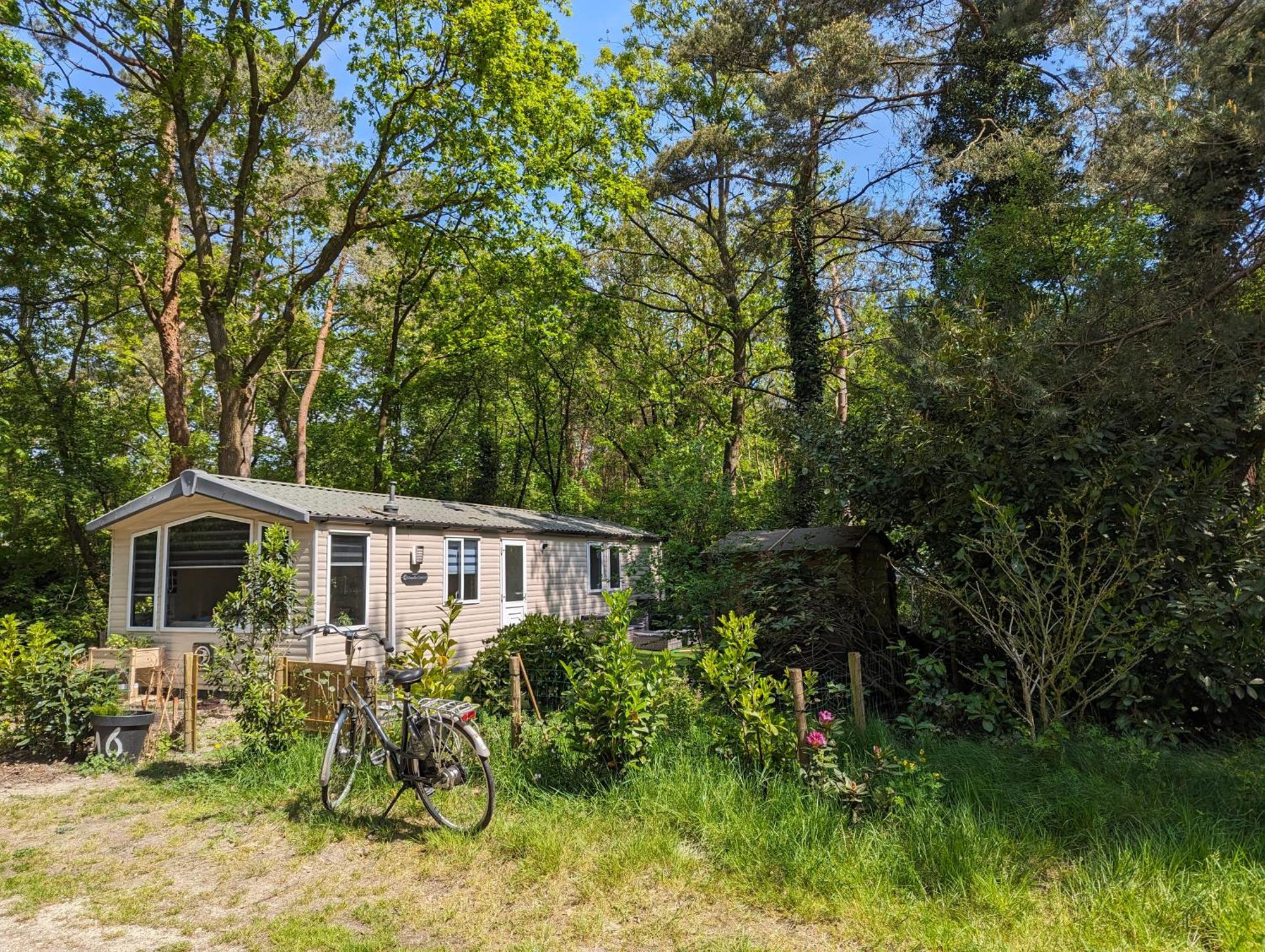 Ruim Chalet, Midden In Het Bos! Nunspeet Exterior foto